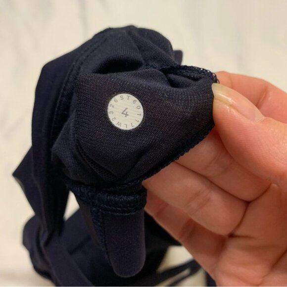 Lululemon X Soulcycle Energy Bra Size 4 - Picture 6 of 6